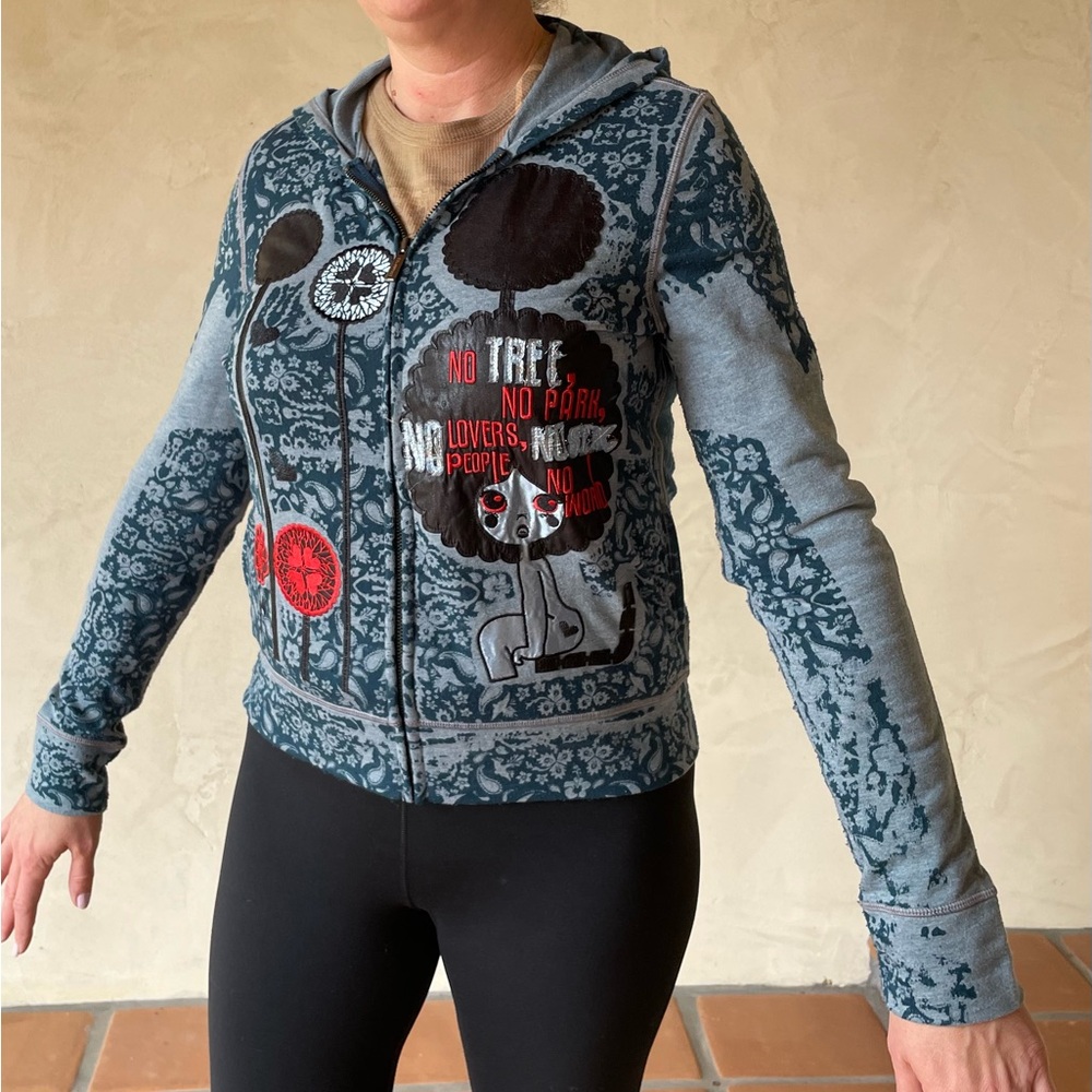 Beautiful Vintage Custo Barcelona Hoodie